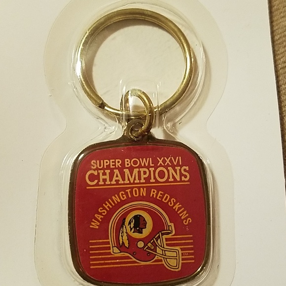 Vintage NWT Redskins Super Bowl XXVI keychain - Picture 2 of 3
